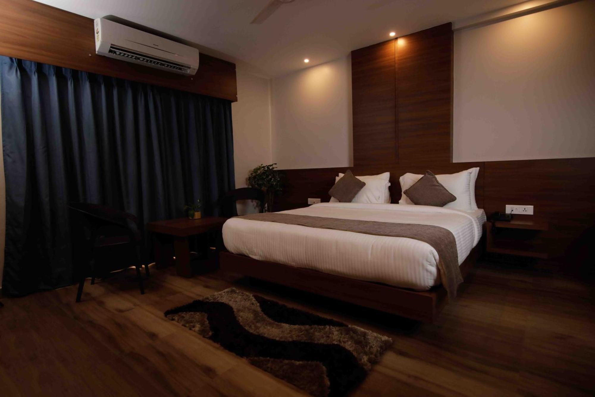 Hotel Tree Fern ดิบรูการ์ ภายนอก รูปภาพ