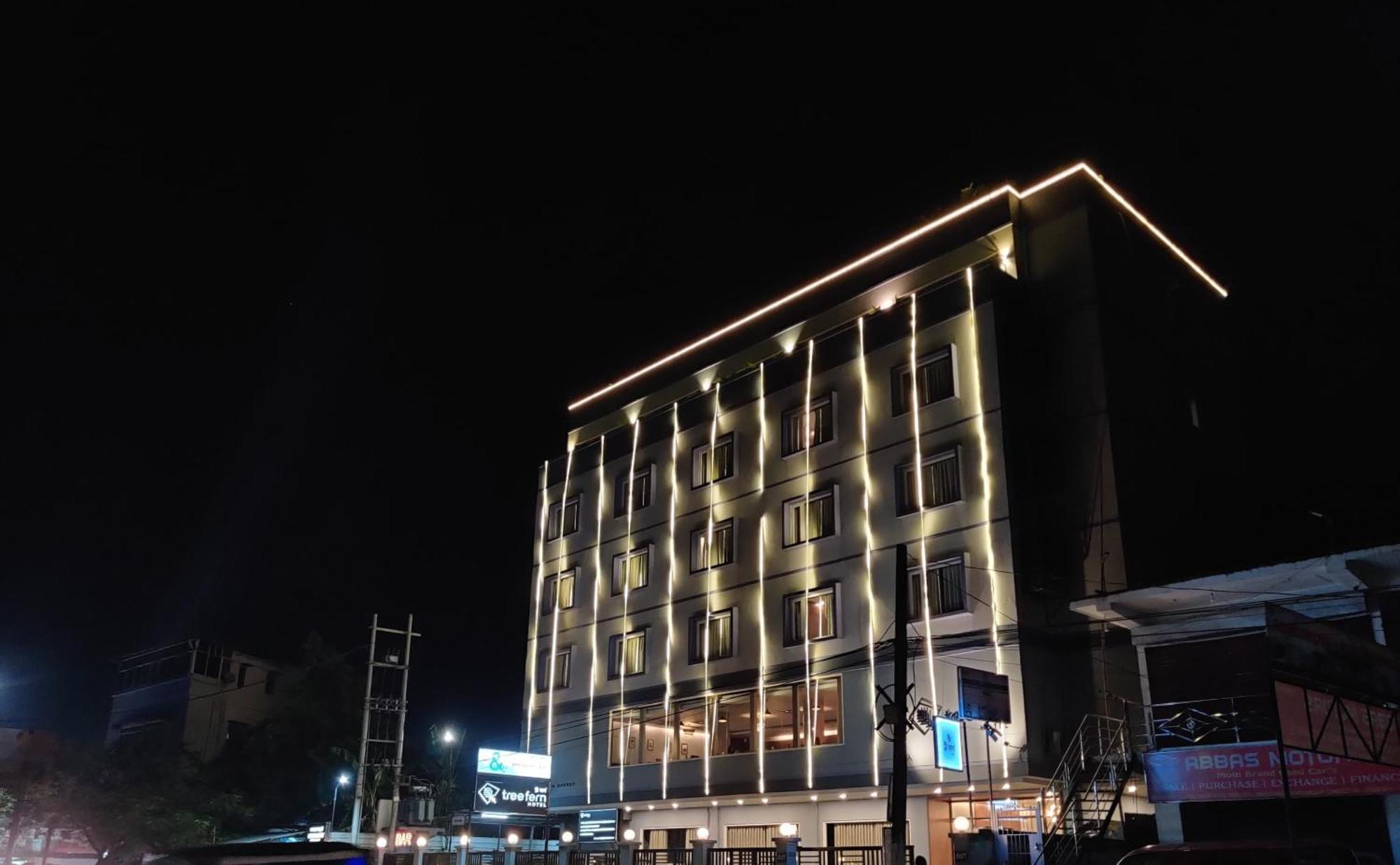 Hotel Tree Fern ดิบรูการ์ ภายนอก รูปภาพ